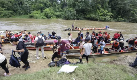 Panamá enfrenta sola  la crisis  de migrantes