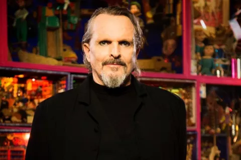 Miguel Bosé, un comando armado irrumpió en su casa en México