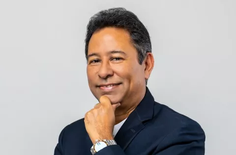 Feria del Libro: ¿Qué obras presentará Orlando Fuitsubo?