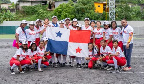 Panamá inicia con buen pie en el sóftbol femenino