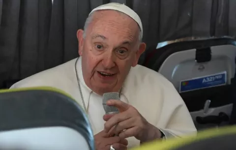 Papa  defiende la apertura de la Iglesia a los homosexuales