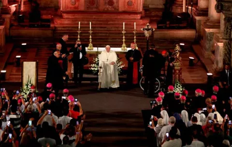 Papa pidió en Portugal escuchar a las víctimas de abusos