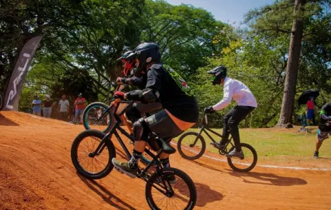 Polémica por reactivación de pista BMX Race en Parque Omar
