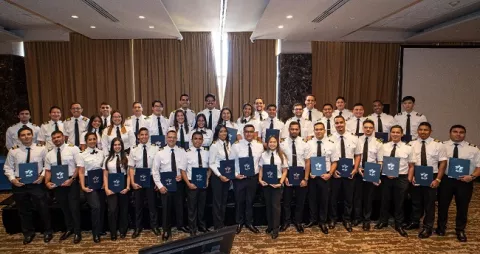 El país requiere 180 pilotos comerciales por año 