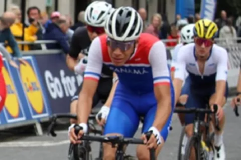 Panameños ganan experiencia en el Mundial de Ciclismo