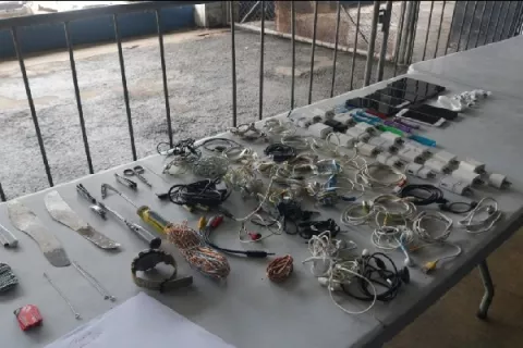 Hallan de todo durante una requisa en la cárcel de Colón