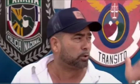 Taxista que llevaba a niña cerca del maletero se defiende