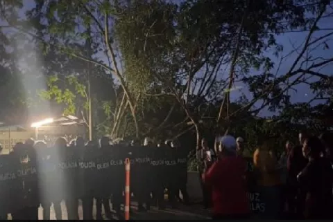 Impiden manifestación por falta de agua y luz en Veracruz 