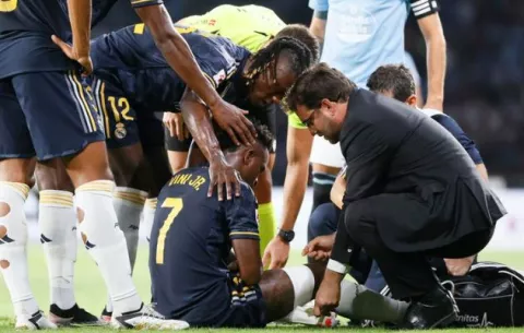 Vinícius sufre rotura muscular y queda seis semanas fuera