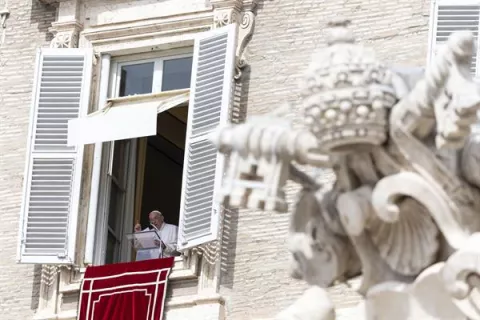 Papa pide proteger dignidad humana ante fenómeno migratorio