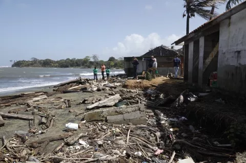 Unos 63 poblados en riesgo de ser tragadas por el mar