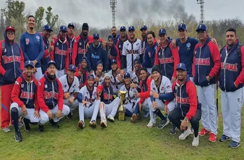 Panamá apunta a la medalla de oro del béisbol en Chile 