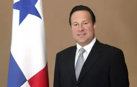  Juan Carlos Varela se postula para diputado del Parlacen  