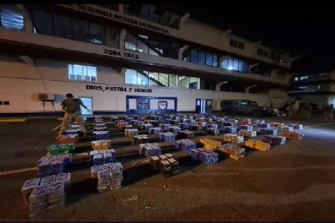 Sorprenden a colombianos con cargamento de droga en Colón