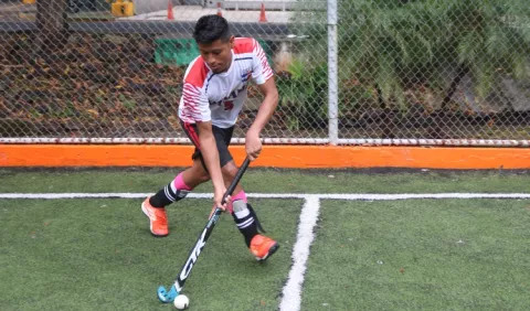 Hockey busca abrir paso, falta instalaciones deportivas