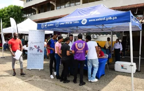 Feria laboral se realiza en predios de la UTP en Colón 