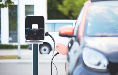 Venta de autos eléctricos apunta a las 300 unidades en 2023