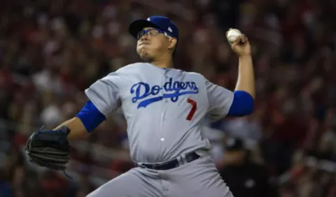 Julio Urías es baja en los Dodgers, fue acusado de violencia