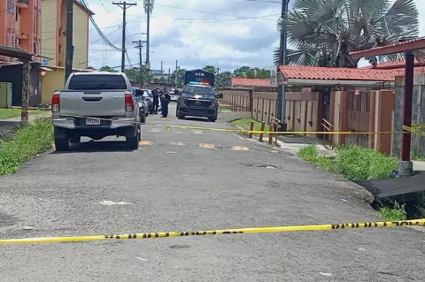 Pistolero hiere de bala a estudiante en La Feria de Colón 