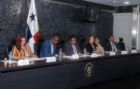 Decretan sesión permanente para debatir Ley de Transparencia