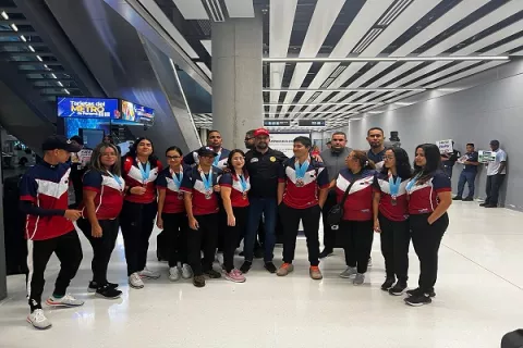 Tiradores panameños son recibidos con honores en Tocumen