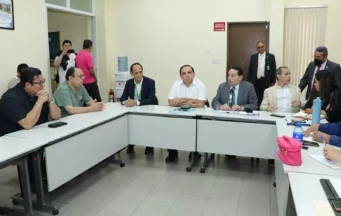 Gremios de salud y autoridades instalarán mesas de trabajo
