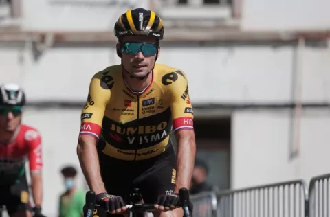 Roglic gana, pero  no seguirá con su equipo