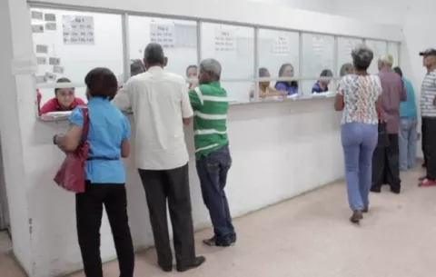 Jubilados que cobran menos de $350 recibirán aumento 