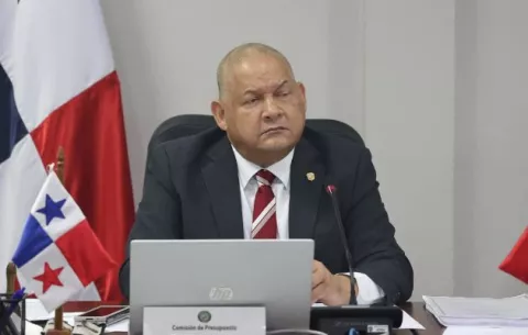 Robinson es electo como candidato a diputado del Parlacen