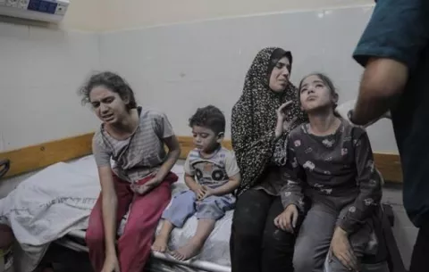 Bombardeo a hospital de Gaza deja al menos 500 muertos