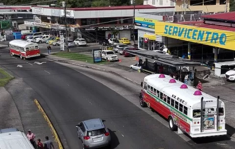  Niegan cese del servicio de buses de P. Oeste a la capital 