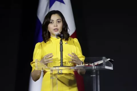 Panameños, hondureños y ticos salen de Israel hacia Grecia