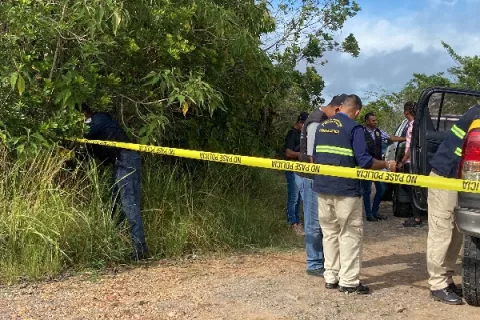 Intentan identificar un cuerpo encontrado atado en Chicá