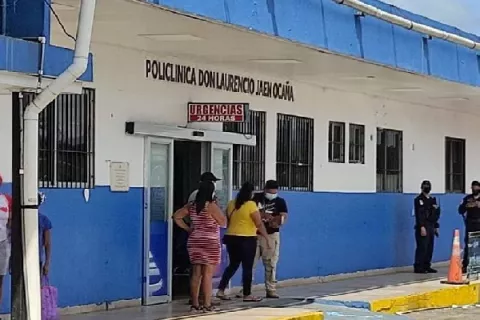 Lo matan de una puñalada en la espalda, investigan el caso