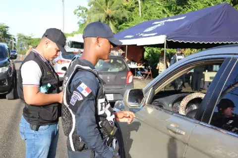 Refuerzan la seguridad en Portobelo por la fiesta del 'Naza'