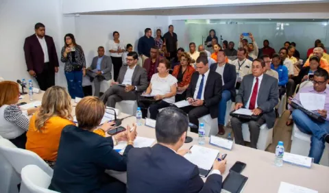 Trabajadores: 'El salario mínimo debe aumentar 30%'