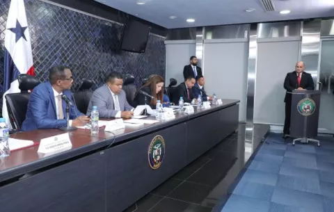 Contrato minero: aprueban en primer debate consulta popular 