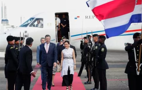 Presidente de Costa Rica, Rodrigo Chaves, llegó a Panamá