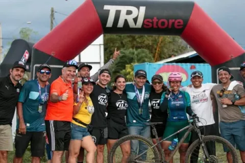 Roberto Herrera y Marcia Barrios, coronan en Cruce del Istmo