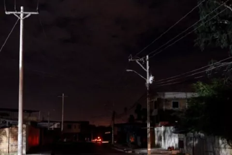 Apagones afectan a la mayor parte de Ecuador