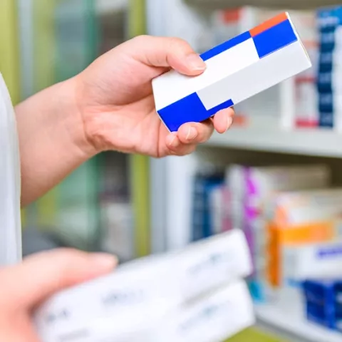Farmacéuticos denuncian intromisión en sus elecciones