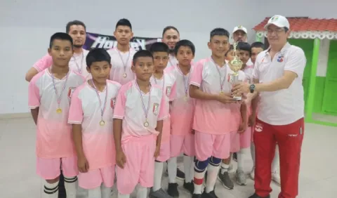 Gnöbe-Buglé, monarcas en el nacional de hockey 
