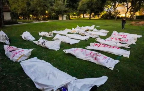 Rastro de la masacre de Hamás conmociona a Israel y Gaza