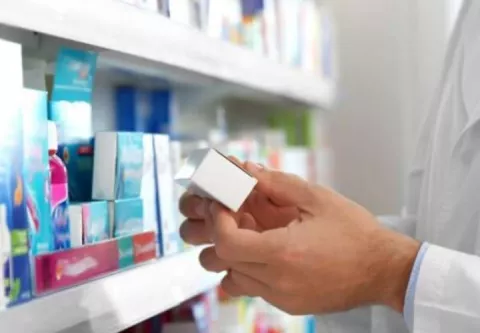 Farmacéuticos se levantan de la mesa del diálogo