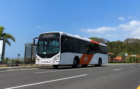 Martinelli insta a no destruir el sistema de transporte 
