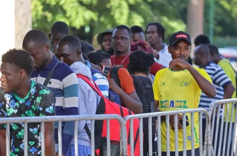 De 3,000 a 6,000 migrantes diarios en frontera sur de México