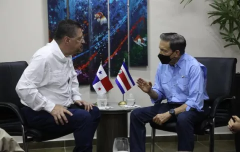 Panamá y Costa Rica abordan crisis migratoria irregular