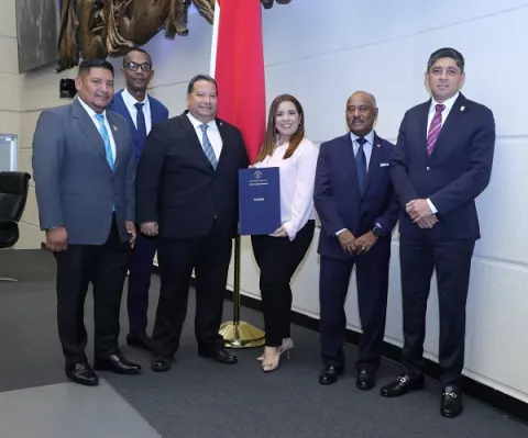 Presidente sanciona reforma electoral sobre residuo