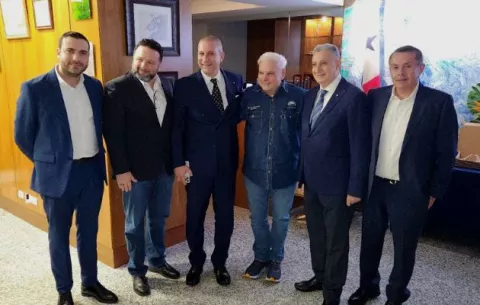Martinelli se reúne con la comunidad italiana en Panamá