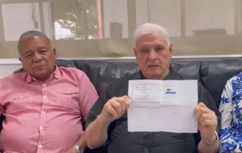 Martinelli pide transparencia por rechazo de postulación